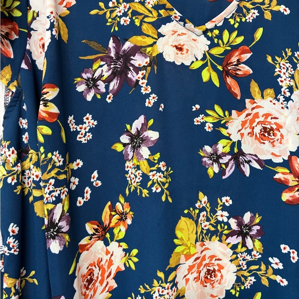 Torrid Plus Size 2 Blouse‎ Bundle (2X/2XL) - Flowy, Floral & Paisley Print Tops - Picture 3 of 14